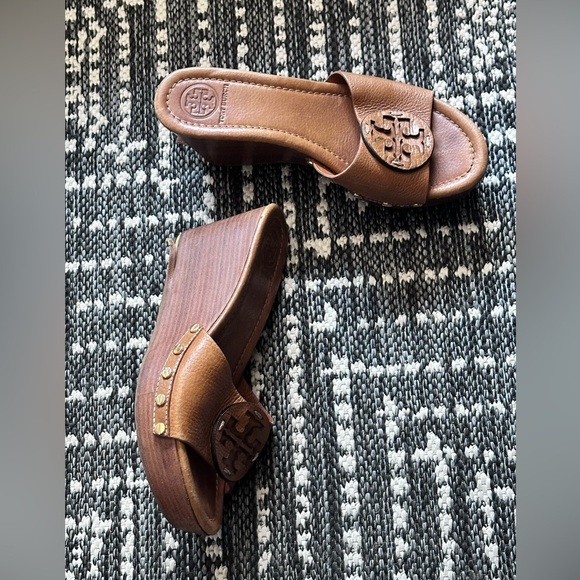 Tory Burch Leather Shoes Wedge Mule Sandals Patti Tan Wooden Platform Heels  8.5 - Picture 2 of 12